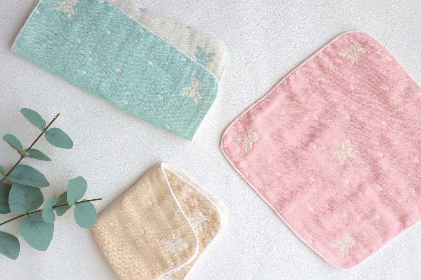 Senshu Nanbuori [Baby Bear] 3-ply gauze mini handkerchief